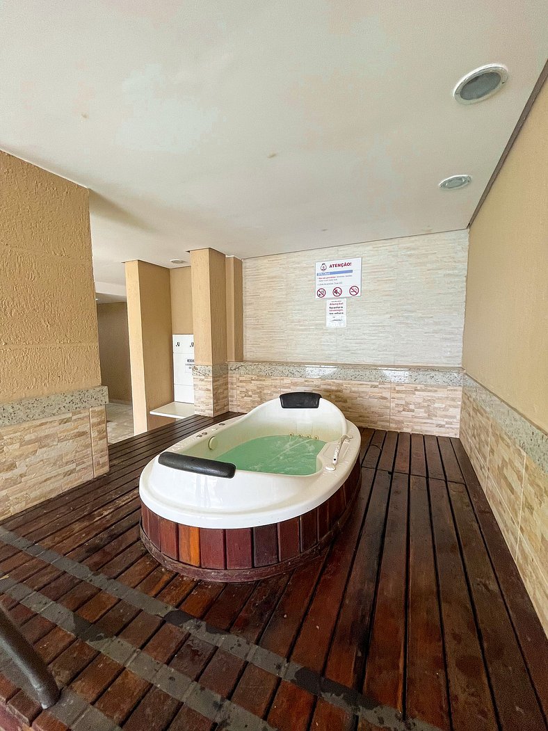 Cobertura incríevl no Porto Real Suítes com jacuzzi e churra